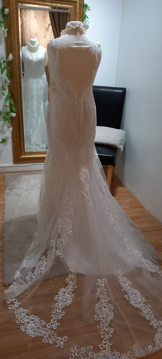 The Fioan Wedding Dress